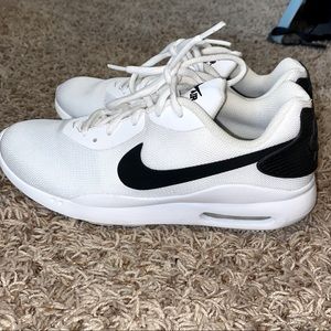 Nike Air Max Oketo White & Black - Women’s